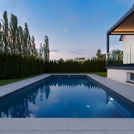 Platschberg Urban Hideaway - Stilvolles Ferienhaus Mit Pool An Der Weinstrasse Berghausen Exteriér fotografie